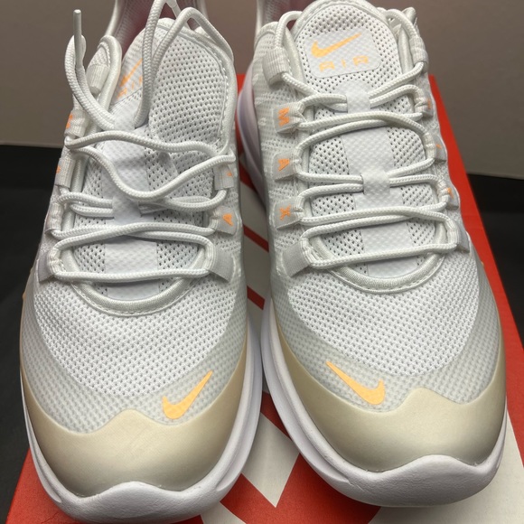 Women’s Nike Air Max Axis Prem - Brand new in box - Size: 6.5 - Picture 4 of 8